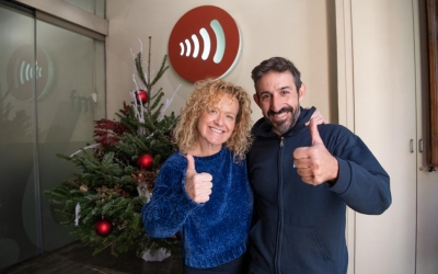 La cap d'Operacions de Ràdio Sabadell, Carme Matamala, amb el director de la Cap d'Any Race, Aleix Muñío | Roger Benet